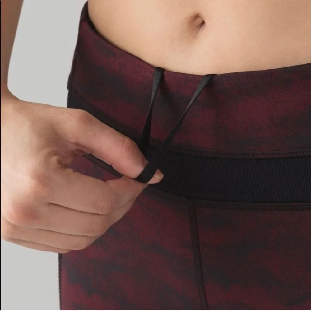 Lululemon Inspire Tight II Size 4 Power Luxtreme Hazy Days Black Deep Rouge - Picture 16 of 16